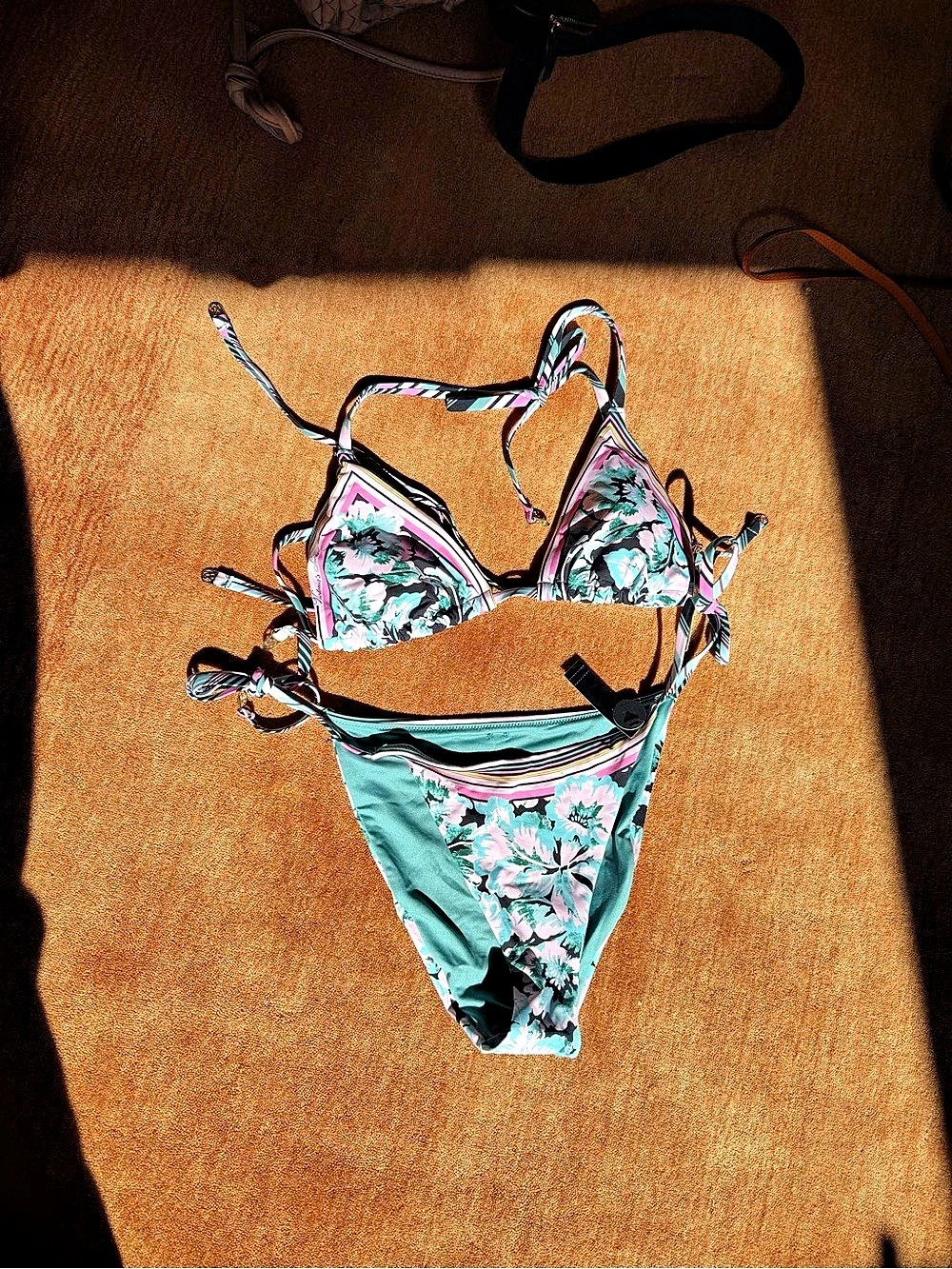 Victoria's Secret Triangle Bikini Top & Matching Bottom Floral Green & Pink Size